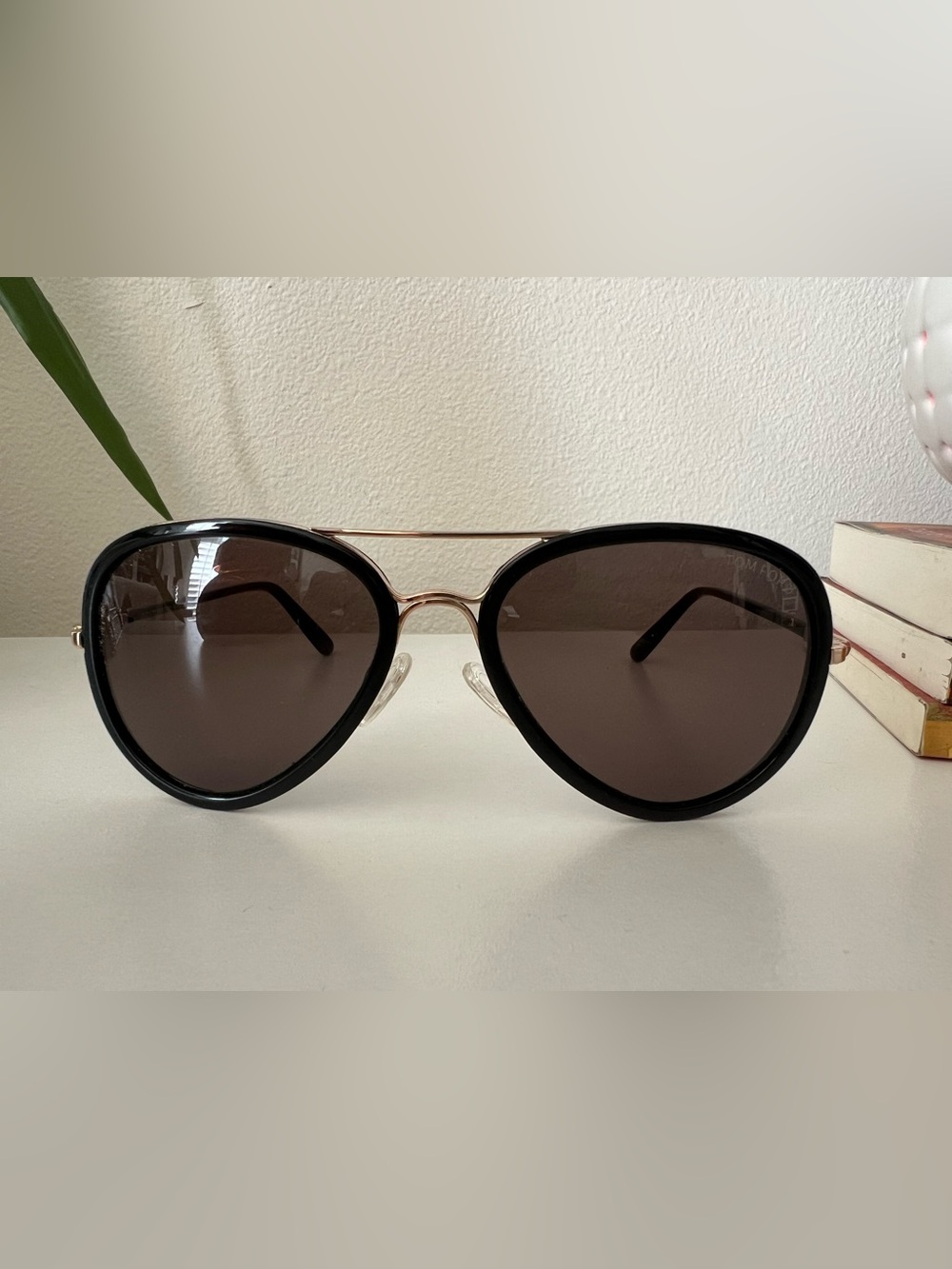 Tom Ford unisex Aviator Sunglasses in Black and Gold (comes with case)